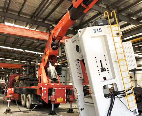 恩阳附近随车吊出租，轻松解决运输难题